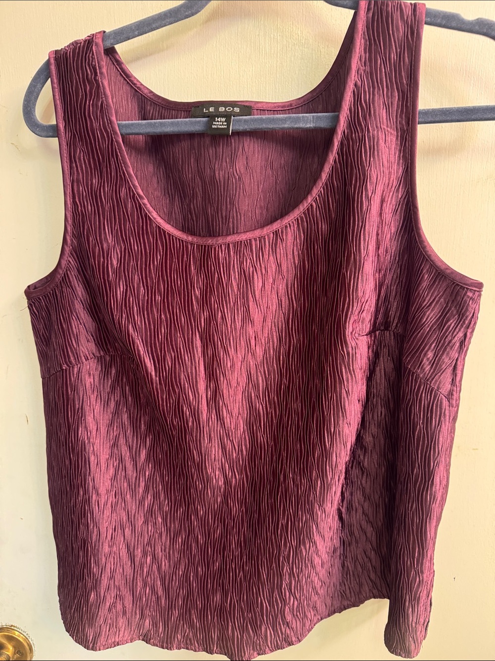 Le Bos Women's Plum Textured Scoop Neck Tank